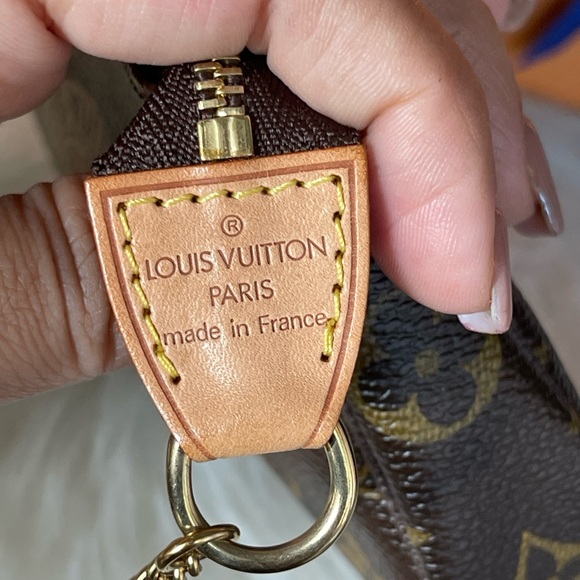 100% Authentic Louis Vuitton monogram mini wristlet FL0038 - Picture 7 of 11